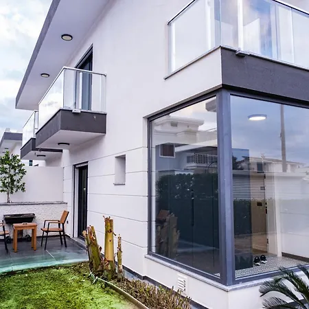 Sueper Havuzlu * Çeşme