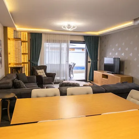 Sueper Havuzlu Çeşme