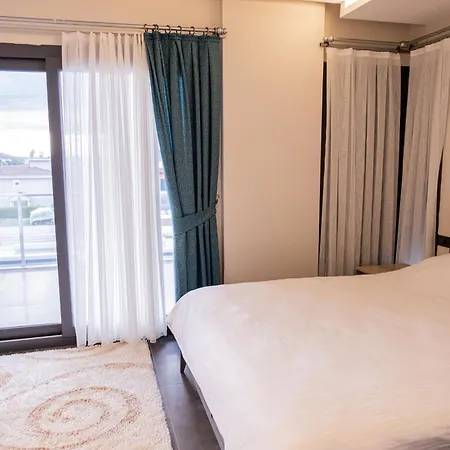 Sueper Havuzlu Villa *