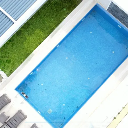 Sueper Havuzlu Villa *